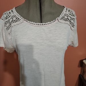 Ann Taylor Womens Blouse With Lace Pattern On Shoulders And Neck Size Medium